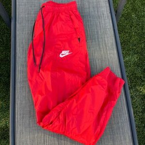 Nike Windrunner Joggers🚨